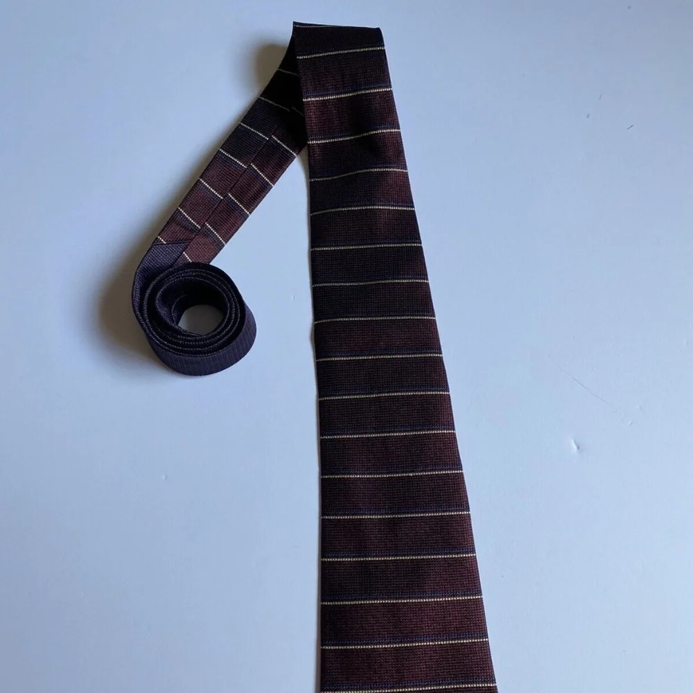 Tommy Hilfiger Men Tie 100% Silk Imported Fabric Made In The USA Burgundy Stripe